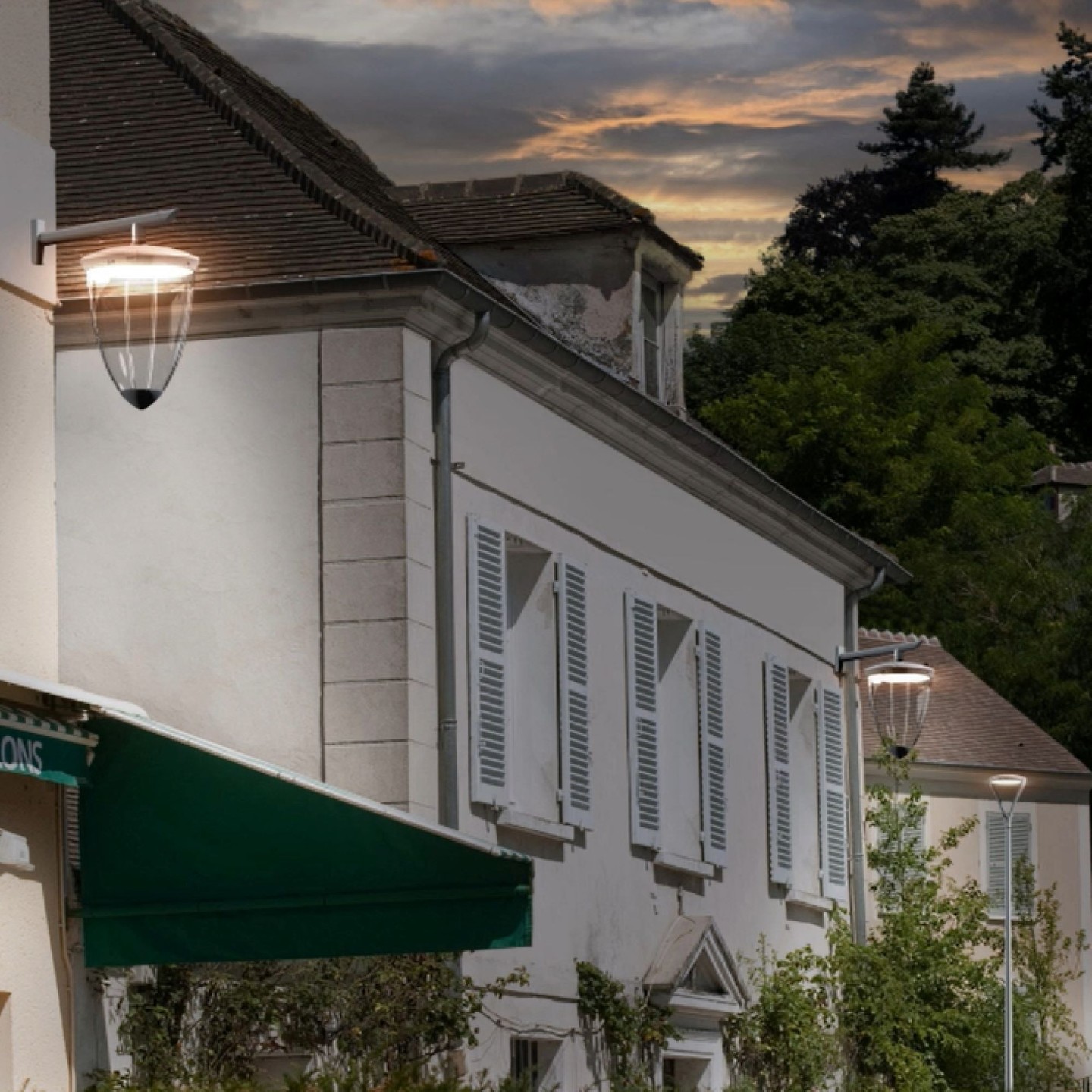 ADDICTED TO LIGHT.
ECLATEC Item is the most flexible luminaire that the company makes. This is due to the numerous options available both in terms of form factor, and the selection of optics and output. The management and control systems that are associated with the device further enhance the scope of applications.
#foslightinggroup #eclatec #eclatecitem #urbanluminaire #streetluminaire #remotemanagementandcontrol #smartoutdoorlighting #sensorcompatible