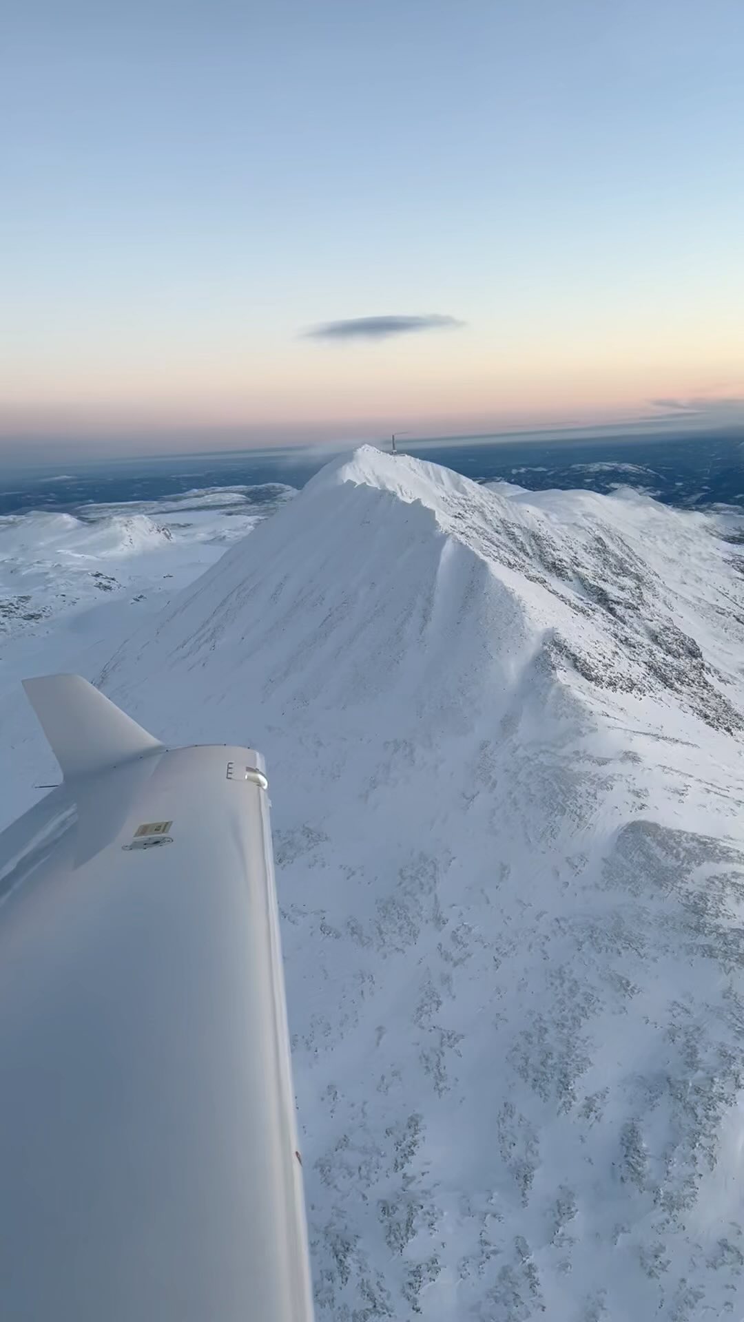 En minneverdig flytur i solnedgangen rundt Gaustatoppen 🏔️🌄❄️