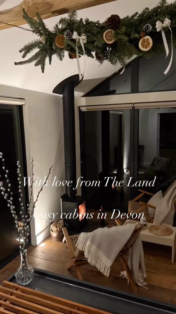Wishing you a cosy and merry Christmas, with love from The Land
Slate Park cabin 🌿
Cabins are open all winter for escapes to the Devon countryside, blustery beach walks and cosy evenings in the pub. Link in bio to book now. 🌿🎄
#escapetotheland #devon #cabin #hottub #fire #cosy #beach #dogfriendly