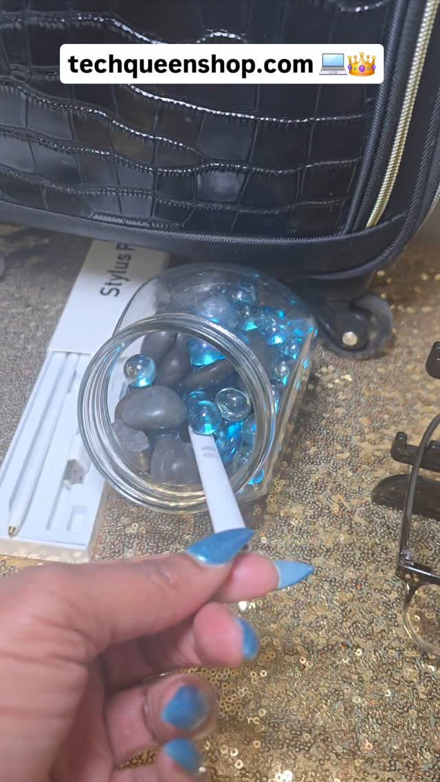 @techqueenshop had the opportunity to post up with @bhamblacktechies at TECHnique Podcast's Live Show where the Creative Mastermind of Tech Queen Shop @iamcourtneywoods is one of the hosts. Tap the link in our bio to visit our event page and join us next time.