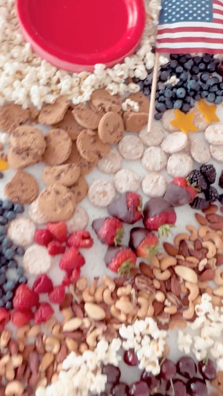 #repost of last year’s 4th of July Nutritious Countertop Charcuterie Board:
Chocolate covered strawberries (dipped in @hukitchen melted chocolate chips)
Watermelon cut into stars
Cheese cut into stars (can omit if dairy-free or go with dairy-free cheese)
@lesserevilsnacks Popcorn
Raspberries
Blueberries
Blackberries
@hukitchen chocolate bars
Bananas dipped in yogurt & sprinkles (I use dairy-free yogurt & dye free sprinkle from sprouts). Topped with a cherry on top! I got this idea from @danishealthyeats
@sietefoods Cinnamon Chips
@simplemills brownie mix with dye-free sprinkles on top from @sprouts
@simplemills chocolate chip cookies
@sietefoods Wedding Cookies
@bearnakedgranola fruit roll ups
Mixed raw Nuts
@simplemills crackers & @miyokoscreamery classic chive wheel
Ranch & veggies (can use primal kitchen ranch!)