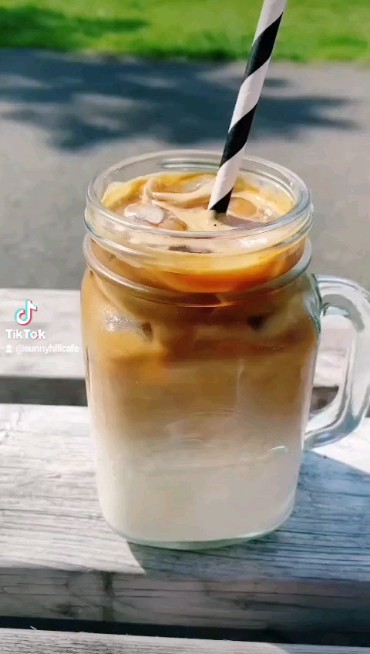 Iced latte π§β
#fyp #sunnyhillcafe #parkcafe #summer #icedlatte #londoncafe #foodblogger
