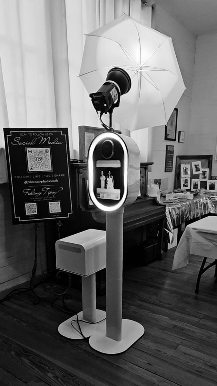 Diploma? Check. Killer photo booth pics? Double check. Congrats on conquering high school Kelsi...may your future be as spectacular as these photos!
Special thanks to the Moncada family for celebrating this special day with some photobooth shenanigans!
We're accepting any & all photo booth event bookings 2024 - 2025...we can't wait to bring this fun experience to your special occasions!
#friendshipgoals #photoboothmemoroes #classof2024 #photoboothfun #graduation #photoboothlpve #filmnoirphotobooth