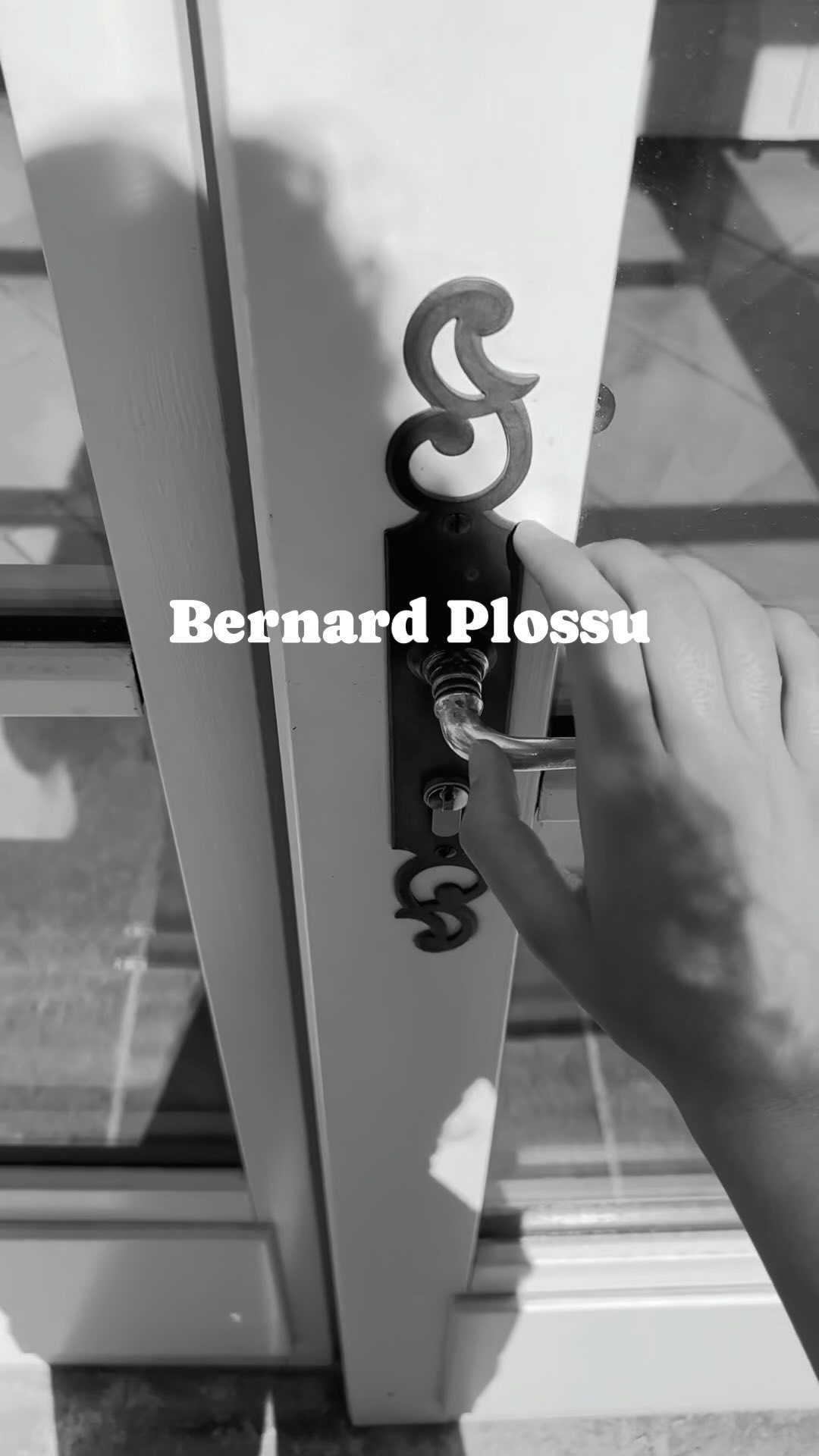 Bernard Plossu, « le jardin du large » 📸
Voici son livre à découvrir en librairie, ainsi que ses œuvres durant l’exposition Dans la Vague ! 🌊
@campredonartetimage
#campredonartetimage #musee #bernardplossu #exposition #danslavague #art #livre #suddefrance #vaucluse #islesurlasorgue #museum #culture