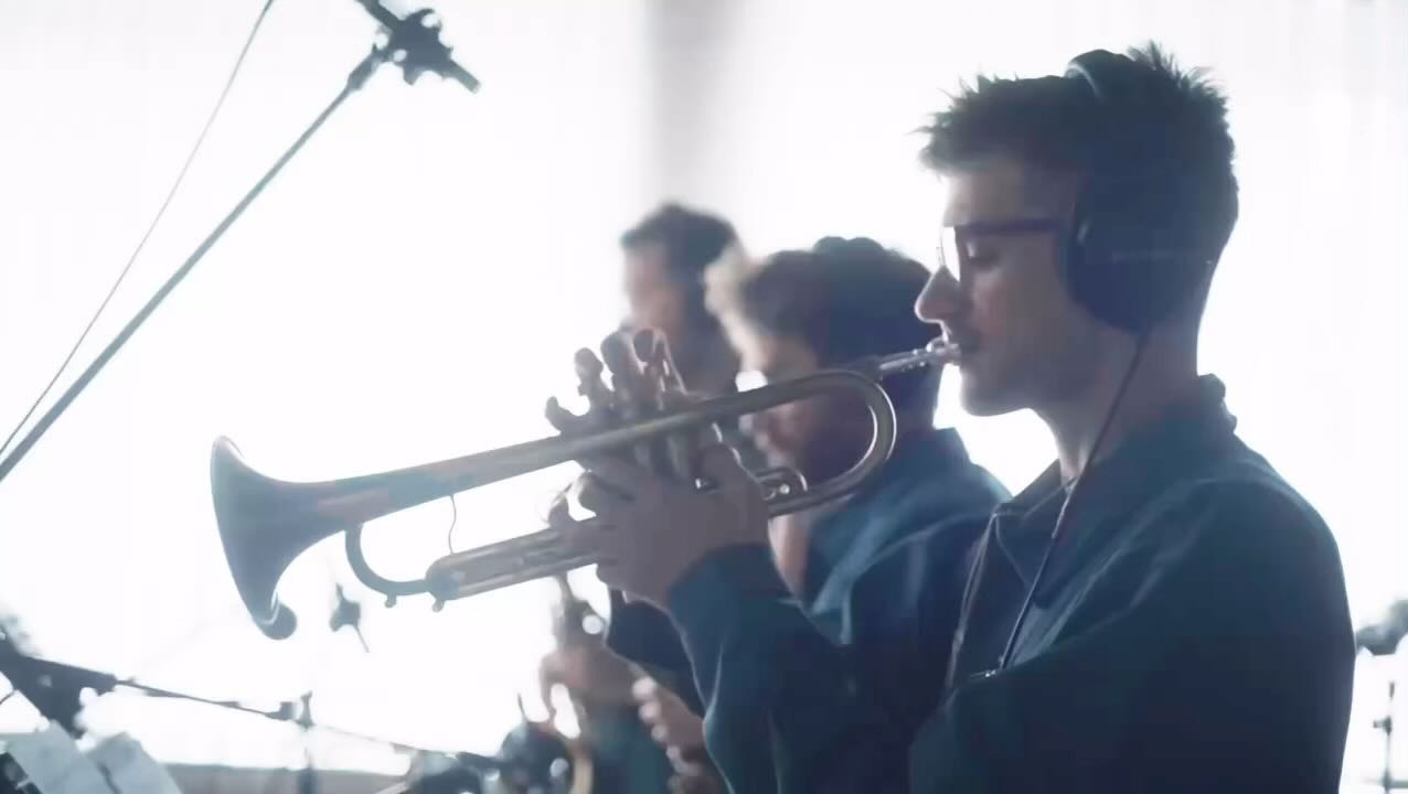 Heute erscheint die erste Single „Still Blooming“ meiner Band BLOSSOM. Hört gerne mal rein.
Das ganze Album wird dann am 20.09. bei @houtrecords erscheinen!
Und wer uns live hören möchte, hat heute Abend die Möglichkeit, ab 20 Uhr in der @hkm_tuebingen zusammen mit Luciano Biondini 🪗🥳
Bis dahin!