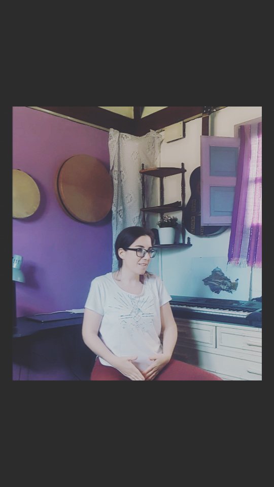 🎶✨️El otro día en clase me surgió una reflexión muy bonita sobre la CONEXIÓN con nuestro centro, nuestro punto de resonación más importante: ese que yo denomino UNIVERSO SONORO "U"🌹Es la conexión con la creación y con la propia vida algo necesario incluso obligatorio... ✨️🎶TVU (Técnica Vocal Universal)
#canto #tecnicavocal #voz