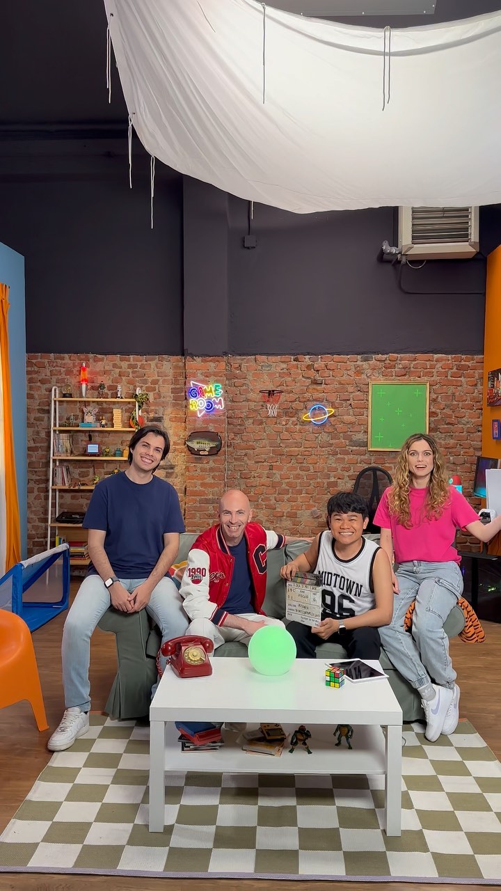 BENVENUTI NELLA CASA DI MAX E NAOKI! 🤩
Lo studio di Fuorizona sfrutta la zona Loft per ricreare una casa calda accogliente e colorata per il set di @maxandnaoki
Il concept dei loro episodi si basa su giochi per far divertire bambini e ragazzi su YouTube, quindi abbiamo ricreato un ambiente che rispecchiasse il loro format!
Ecco il loro feedback!
Che ne pensate? 👇🏻
#fuorizona#studiomilano#loft#maxenaoki#youtube#giochiperbambini