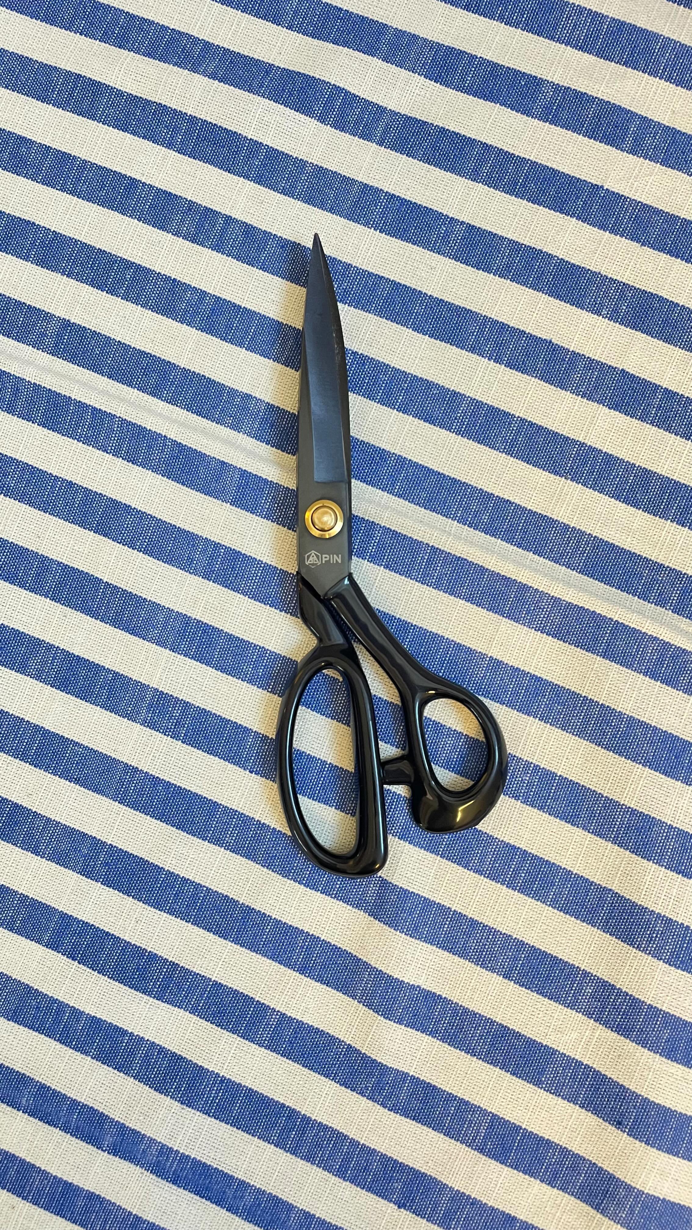 What’s happening on a Saturday in our workshop?
#finegrid #slowliving #giftingslow #weddingguestgift