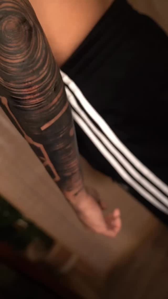 It’s an old piece ! Hope you guys like it #tattoo #ink #singapore #abstract #tattoos #inked