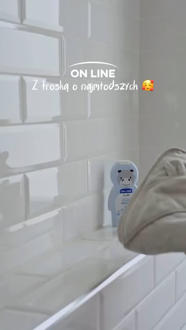 ✨ 3 en 1 ON LINE Le petit ! ✨
🌿 Le Petit pour les cheveux, le visage et le corps 👶🏻🧴
Avec une mousse légère 💨, une petite quantité suffit ✔️
👉🏻 N’assèche ni la peau ni les cheveux 🧖🏻♀️
🌱 Formulé avec un concentré d’ingrédients naturels 💚
💡 Parfait pour les tout-petits et les nouveau-nés, car leurs cheveux changent constamment ! 👼🏻💇🏻♀️
🫧 Nettoie, protège et hydrate en douceur 🫶🏻
Et son parfum irrésistible vous fera craquer dès la première utilisation ! 💖👃🏻
#arômes #shampooingseats #shampooingcarpets #skincareaddict #skincarejunkie #skincarehalal #skincarebpom #skincare #pourbebe #NaturalBeauty #bebé #skincareroutine #bébé #pourtoi #skin #fypシ #shampooingbio #shampooingnaturel #fypシ❤️💞❤️ #fyp #fypppppppppppppppppppppppppppppppppppppppppppppppppppppppppppppppppppppp #viral #skincareproducts #viralreelsシ #shampooingsec #bebe #shampooings #bebê