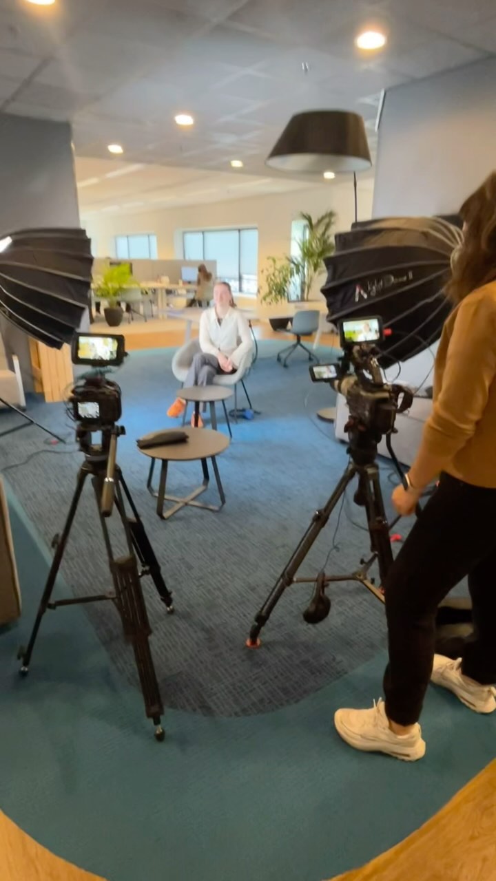 Shooting timeee 🤩
@pvonhof @claudia_bron @leandra_arjonajacobi
#diversityinfilm #femalecrew #womeninfilm #studioher