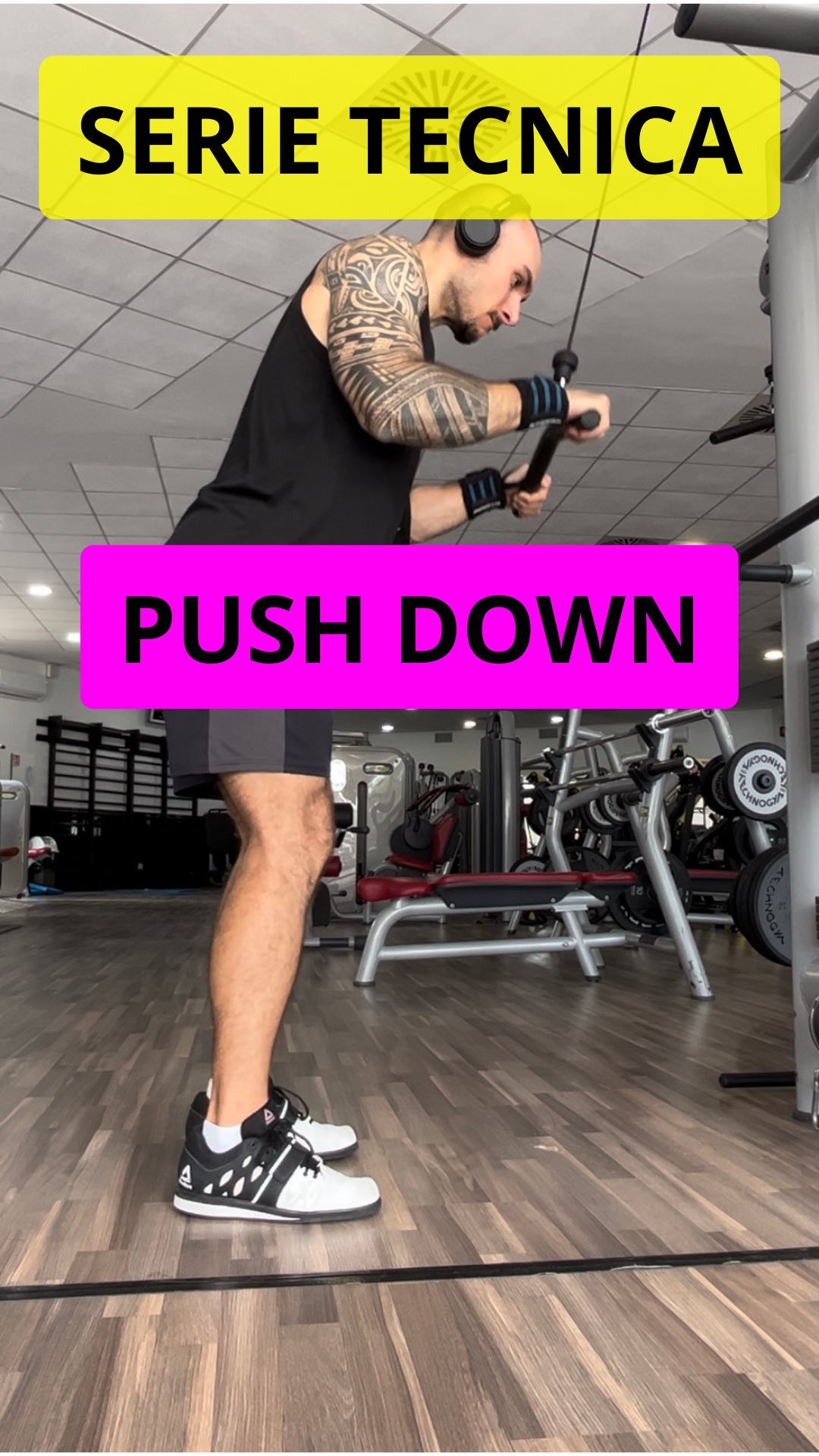 Ciao a tutti! 👋🏼
Oggi, per la Serie Tecnica, andiamo ad analizzare uno dei migliori esercizi per le nostre braccia e, nello specifico, per i tricipiti: il PUSH DOWN! 💪🏼
Questo movimento è semplice, ma per nulla facile.
Si vedono spesso esecuzioni sbagliate a causa di una scarsa conoscenza tecnica o dell’utilizzo di carichi inadeguati.
In questi esercizi è fondamentale mantenere il controllo ed utilizzare al massimo il muscolo target, senza andare a compensare con altri distretti o sfruttando slanci.
Eseguitelo correttamente, inseritelo in una programmazione sensata, e le vostre braccia ne trarranno sicuramente beneficio!
Perciò, vediamo un po’ come se la cava il Nutrizionista! 👨🏻⚕️😉
Qualora fosse di tuo interesse, ti invito a seguirmi, cercarmi su MioDottore, controllare il mio sito www.lucazucchelli.com e a scrivermi per qualsiasi dubbio o chiarimento.
Vorresti trasformarti nella migliore versione di te stesso, ma non sai da dove iniziare? Scrivimi e discutiamone insieme!
Hai già deciso di prenderti cura della tua salute e di rimetterti in forma, ma non sai a quale professionista rivolgerti?
Beh, sono qui per questo! Non tergiversare, contattami!😉
#nutrizione #alimentazionesana #nutrizionista #mangiare #dieta #salute #dimagrire #cibosano #fitness #fit #sport #healthyfood #health #lifestyle #fat #body #bodybuilding #diet #arms #push #tricepsworkout #triceps #forza #atleta #athlete #palestra #gym #endurance #allenamento #performance