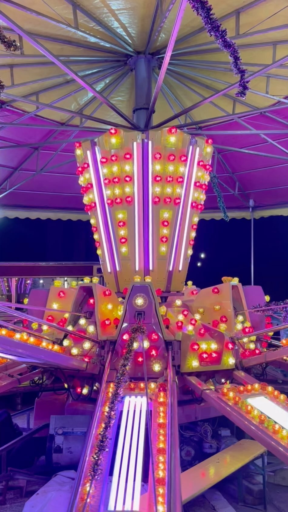 C’est reparti pour un tour !
Que 2024 soit maxi comme vous en avez envie.
Bonne année 🎡