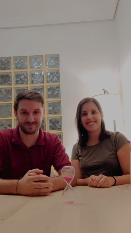 ¡Hola! Somos Rafa y Andrea.
Hoy, 10 de octubre, Día internacional de la Salud Mental os queremos hacer un regalo 🎁
Gracias al movimiento #EnMiMente promovido por @unicef_es y en colaboración con @mundopsicologos se da un paso más en la importancia de la salud mental en la infancia y la adolescencia 👧👦