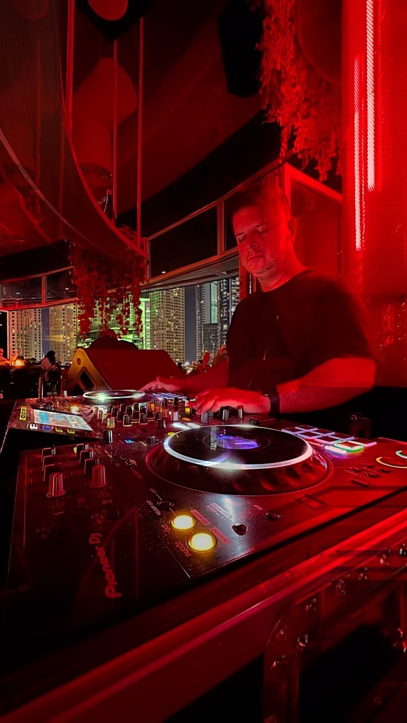 Wednesdays at @cargodubai 😎 set time: 8pm to 12am
#dubaidj #dubaientertainment #dubainight #dubainights #dubainightlife #dubaimarina #dj #pioneerdj