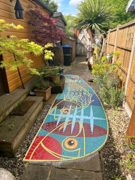 Over the years we have made some pretty cool mosaics, for some wonderful people and iconic places.
#ukmosaics #mosaicartist #paulsiggins #exteriordesign #ukinteriordesign #artforeveryone #publicart #wemakemosaics #bespokeart #bespokemurals #annabelsmayfair #charltonathletic #colchester #londonart #ukgarden #ukartist #davidbowielow #loureed #goldmosaic #glassmosaic #themosaicstudio