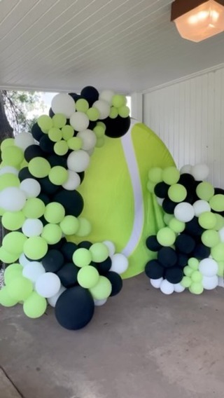 Out celebrating @dfwblacktennis one year anniversary with the crew! What a great way to spend a Saturday helping people move better 🤸🏾
.
.
#DFWBlackTennis #mobility #flexibility #recovery #popup #happysaturday #moveyourbody #StretchLabHighlandPark #livelong