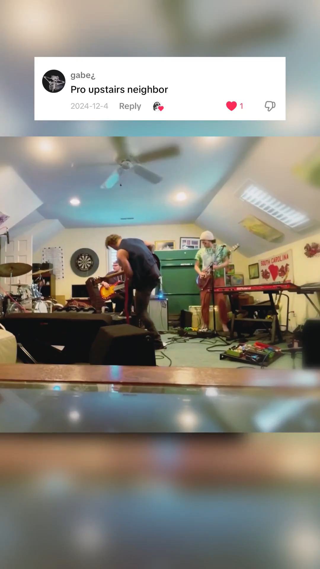 When your upstairs neighbor is more rock than roll-out-of-bed 🎸😂
#proupstairsneighbor #musicianlife #jumpingupanddown #livemusic #bandlife #funnyvideo #musicianhumor #rockandroll #musicvibes #instamusic #upstairsneighbor #concertvibes #musicislife #indieband #rockvibes #livelaughlove #funnycaption #musicalmoments #christianjamband #musicislife #vibingout #worthyofdawn