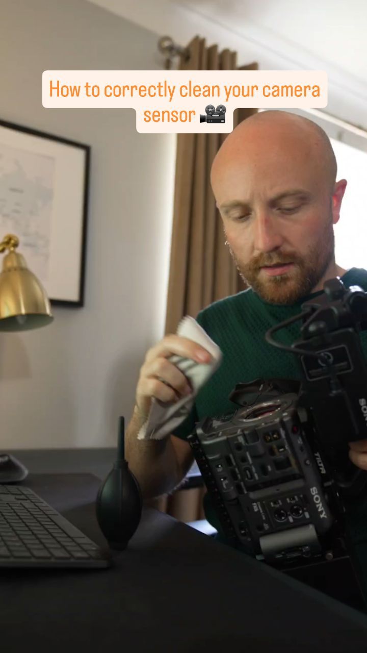 Best way to clean your sensor, hands down!
#hawktuah #filmmaking #tips #sonyshooters