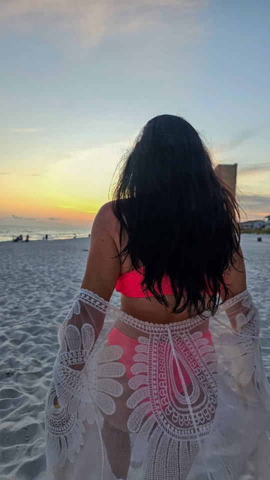 Forever chasing sunsets & dreaming of flying.
Where do you want to catch a sunset next?!
Curating & would love to know where you wanna gooo!