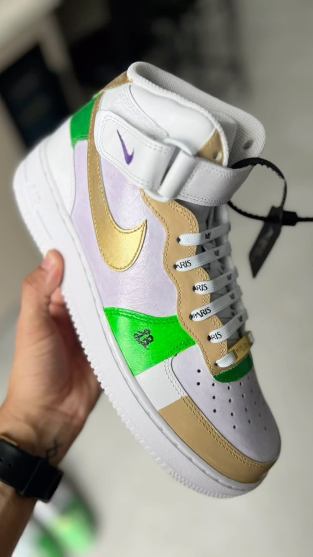 Meet our UV paint shoe designs! Neutral coloured when youโre indoors, but shiny purple in the sun! โ๏ธ๐
#instafashion #maisonmarone #kickstagram #shoereels #customshoes #paintedshoes #parisfashion #style #fashionstyle #sneakerhead #shoeporn #purpleshoes