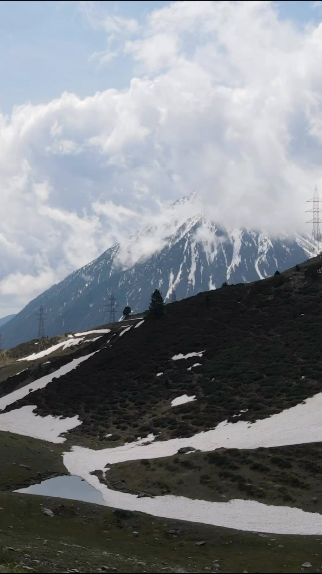 😮😮😮😮
📍Port de Bonaigua/Vall d’Arán
#travel #drone #dronevideo #view #viewpoint #mountain #snowmountain #nature #naturevibes #hyperlapse #clouds