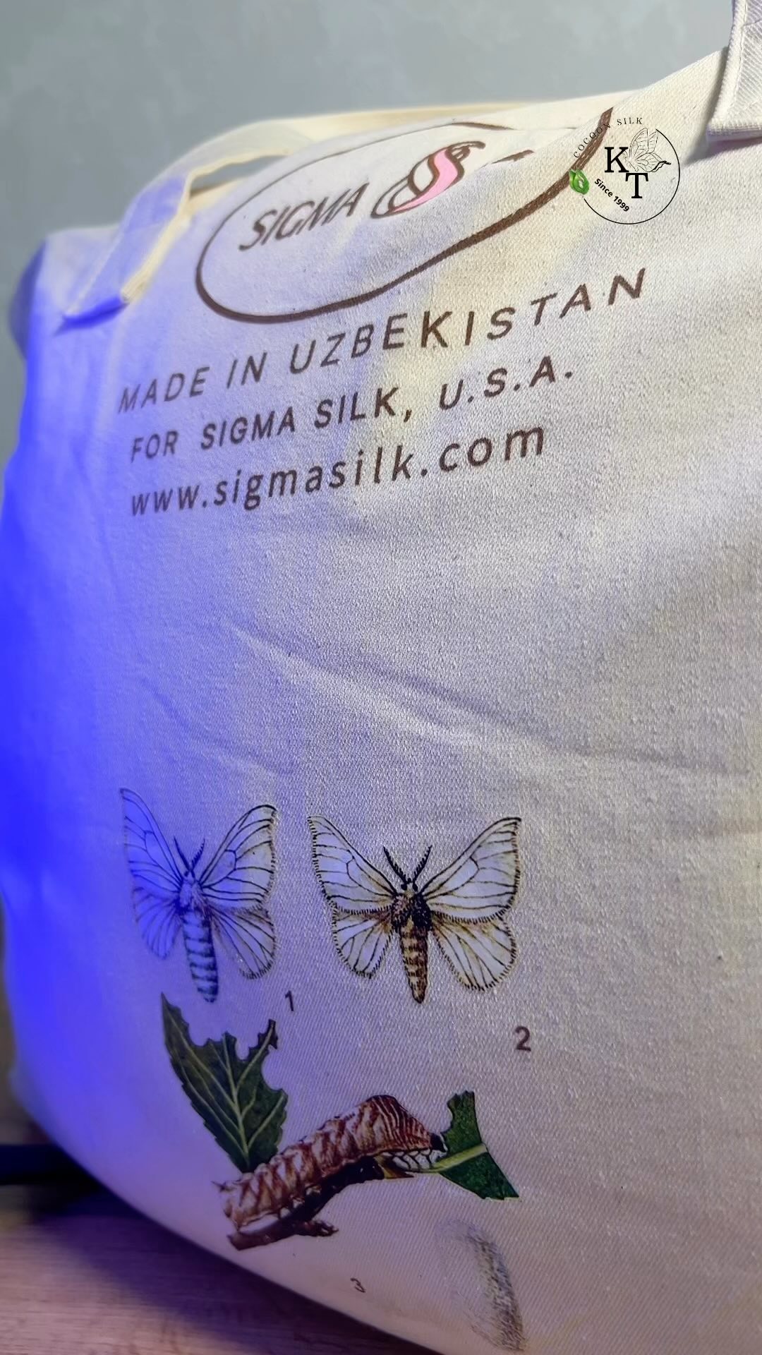 🔶Boshingiz terlamoqdami - yechim Ipak yostiq ,
🔶Boshingizda bolishingizga moslasha olmayaptimk - yechim Ipak yostiq
🔶Sotib olgan yostig’ingiz - uzoq muddat xizmat qilmayaptimi - yechim Ipak yostiq
🔹Tashqi qismi - XB jakart (sof paxta)
🔹Ichki qismi - sof ipak qurti to’lasi (momiq paxta)
📌Kumush Tola - brendiga tegishli bo’lgan “Ipak yostiq” mahsuloti qarshi oling
☎️ +998 93 837 05 03
#ipak #shoyi #mato #kumushtola
