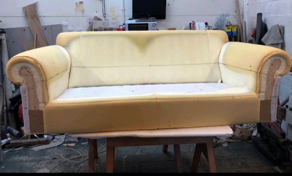 Sofa upholstered in a check material. #throwbackthursday #throwback #interiordesign