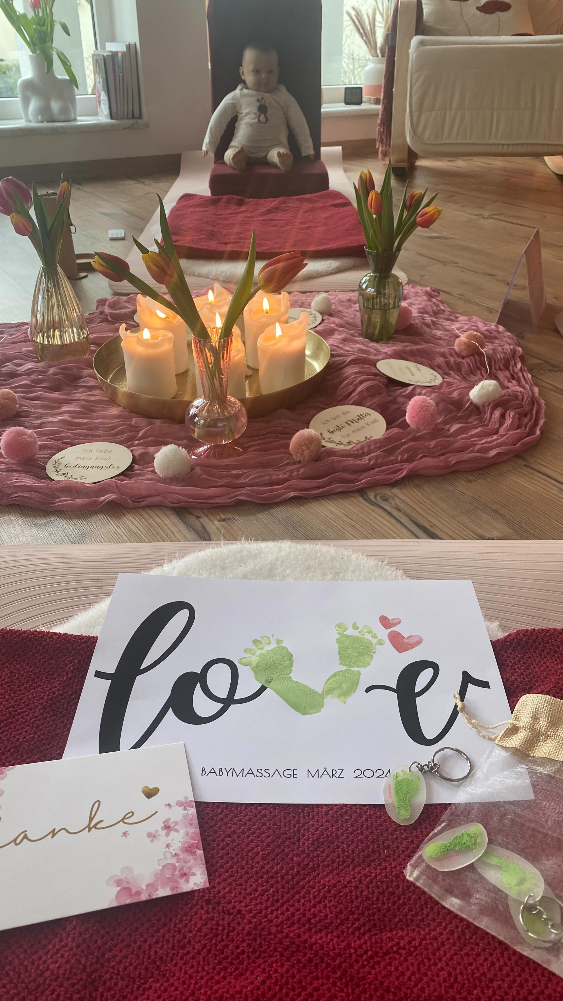 ♥️ BABYMASSAGE ERINNERUNGEN ♥️
… und wieder ging ein Kurs zu Ende… diesmal haben wir total süße Erinnerungen mit Schrumpffolie erschaffen 🥰
Es geht total schnell und ist kinderleicht…
Was du dafür brauchst, zeige ich dir 😉
Viel Spaß beim ausprobieren ♥️
#babymassage #babymassageclass #doulalife #mutterkindkurs #coburg #familienzeit #erinnerungen
#ayurvedischebabymassage #mutterkindbindung #lovemyjob