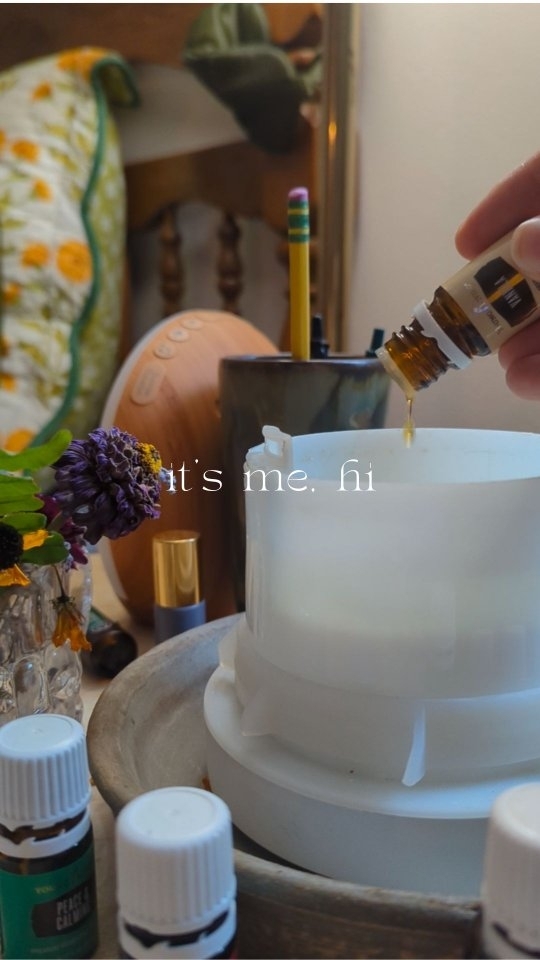 ditch the toxins + keep those yummy smells PUMPING !
still thinking ? comment "FRAGRANCE" & I'll plug you into a text class that dives into all the nasty hustle scented candles are bringing into your home & body.
all my love, besties 🫶🏼🌿✨
follow along @seedthyme
09.26.24