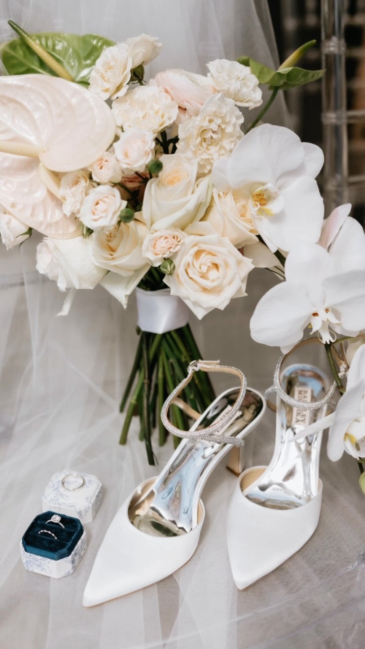 Wedding Details 💐
.
.
Venue: @roninarthouse Ronin II
Photo: @jennylilyphotography
Floral/Decor: @fleuristadesigns
Cater: @kimsonrestaurant
HMUA: @sasha_n_beauty
Coordination/DJ: @themajesticwedding @djmcue
.
.
.
.
#wedding #weddingplanner #decor #couple #flowers #weddingideas #weddingplanning #weddingdecor #bride #bridal #weddingphotography #weddingdecor #weddingplanner #couple #texasweddingplanner #microweddings #themajesticwedding