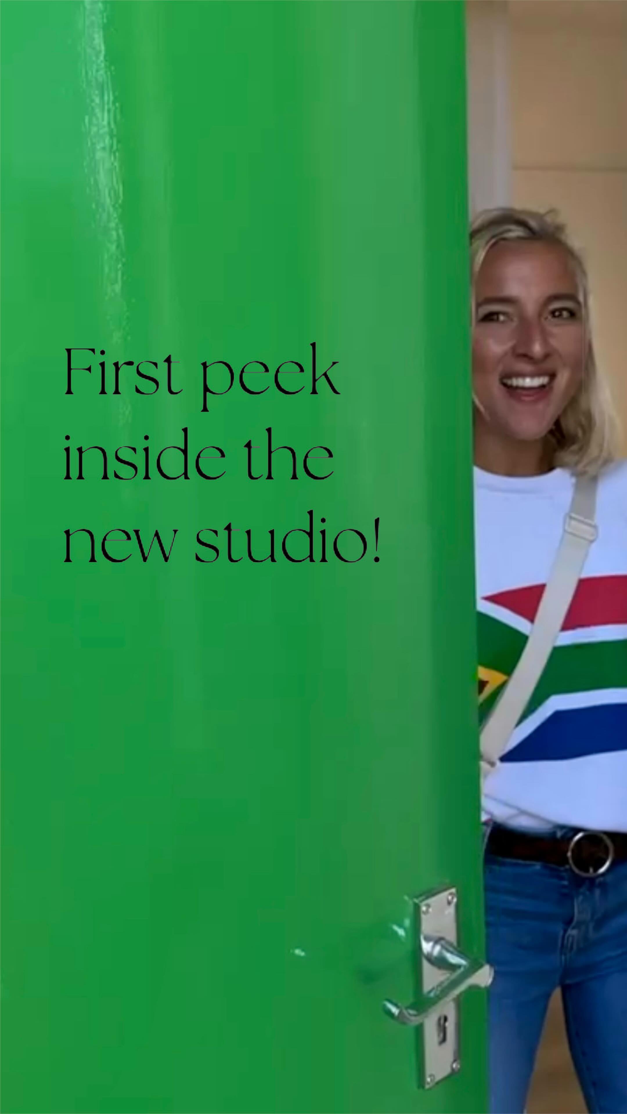 First peak inside the new studioooo 💚
My hopes & dreams for the space….
The white room, for mess and paint splatter! (I mean, it’s literally a giant canvas!👀🎨) 🤍
The wooden room, for displaying finished artworks and sculptures, desk work (desk to come!), client meetings, and one day some classes 🤎
Eeep, such fun!
Location is in bio 🔗📍