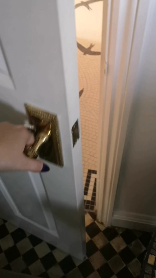 Same door different day ☀️
Wow! What a transformation - handmade in it's entirety this beautiful floor captures the movement of the birds in flight and adds a real touch of luxury to the property.
#beforeandafter #flooring #flooringideas #mosaicfloor #ihavethisthingwithtiles #ihavethisthingwithfloors #transformation #transformed #interiordesignbeforeandafter #interiordesigninspo #interiorstyle #classyhomes #luxuryhomes #luxurydecor #luxuryflooring #bespokeflooring #handmade #handmadeuk #handmadeisbetter #timelessstyle #renovations