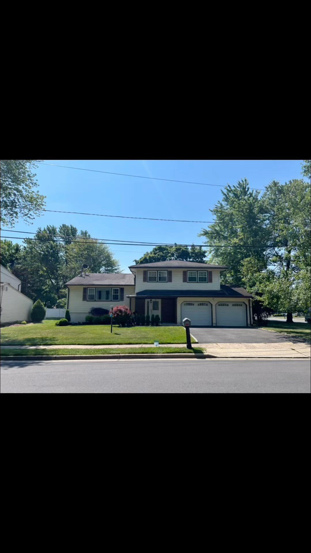 Additions to Bi Levels and Split Levels work well with Arts and Craft style details. Concept for expanded Second Floor. #addition #artsandcrafts #renovation #edisonnj
