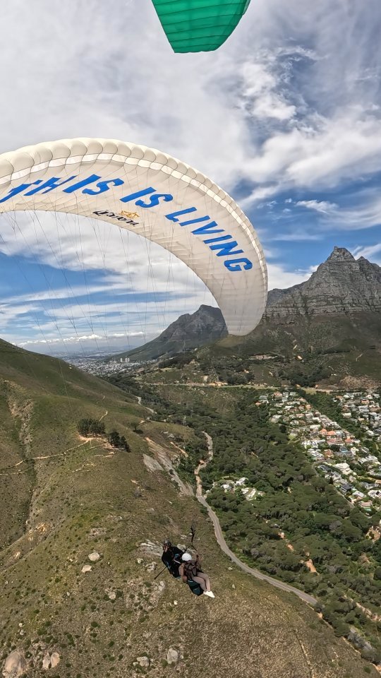 This is living
βοΈπͺπ»
#thisisliving #corona #coronasunsets #sunsetsessions #capetown #campsbay #tablemountain #lionshead #clifton #paragliding #paraglide #southafrica
