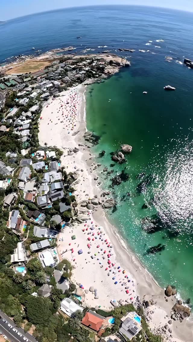 Sightseeing at Clifton from a paraglider.
#skysafari #capetown #clifton #capetownbeaches #travelcapetown #southafrica