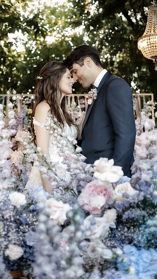 From Jesye & James wedding, an event full of joy and emotions. 🫶🏼
@jesyemarie @j_moore_and_moore
🎥 Video @nickgritti_wedding
Planning @serenarotaweddingsandevents
Location @villamalliana
@alice_flowerstylist
@villa_malliana
@morlottistudio_milano
@francesco_gervasoni_music
@alixbeautyy