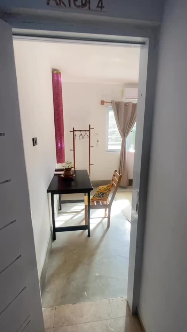 Introducing Akyedi 4, “Akyedi” means gift, and that’s exactly what this room feels like.
Would you love to wake up here? #gift #beautifulplace #room #Afiki #sunlight #seascape #beachhousevibes