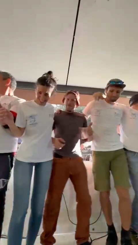 Colico Street Boulder 2024 🧗🏼♀️
Sfocati ma felici.
Uno street boulder strabiliante 💥
È ora di ringraziamenti e non possiamo che partire dal nostro STAFF 🤩 perché senza di loro non sarebbe mai stato possibile organizzare tutto questo spettacolo!