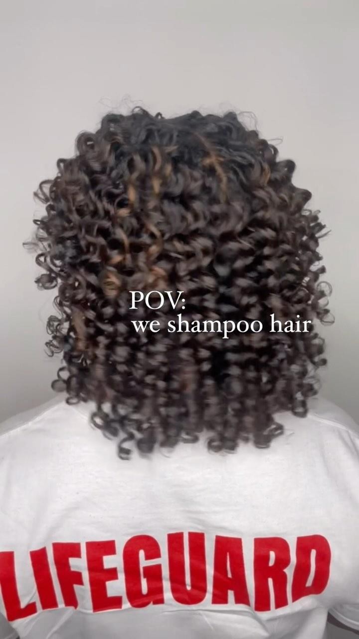 Not only does shampoos come with every service but we aim to give our clients all the feels! From a warm reception, relaxing treatments, and talented and professional staff. Come see why we’re voted Salon Today’s Top 200 salon. #st200saloon #hitexturehair #thetexturethod #texturemethod