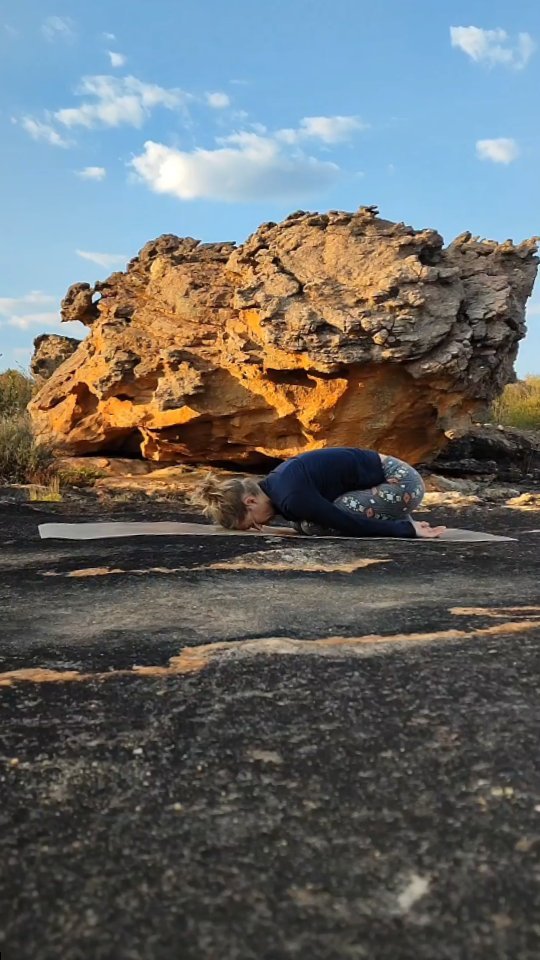 Moloweni from the mountains 🔅
We're out here making the most of the sunshine, before a few days of luscious winter rain comes into the Rocklands valley.
This is just one of the beautiful spaces we've been using for our yoga practice during season, and we're super stoked to show them all to you!
@eightdayrain @rocklandsyoga
