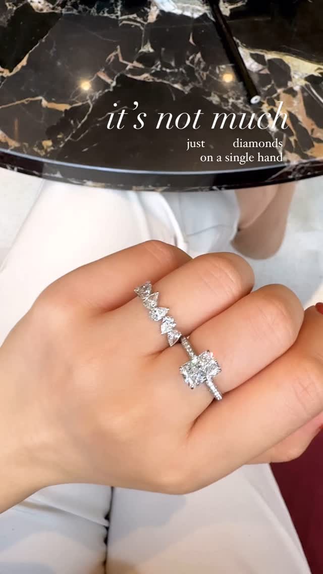 never too many?😏✨
#bespokejewellery #luxurylifestyle #jewellerydesign #beyondexpectations #craftsmanship #diamonds #diamondring #engagementring #weddingrings
