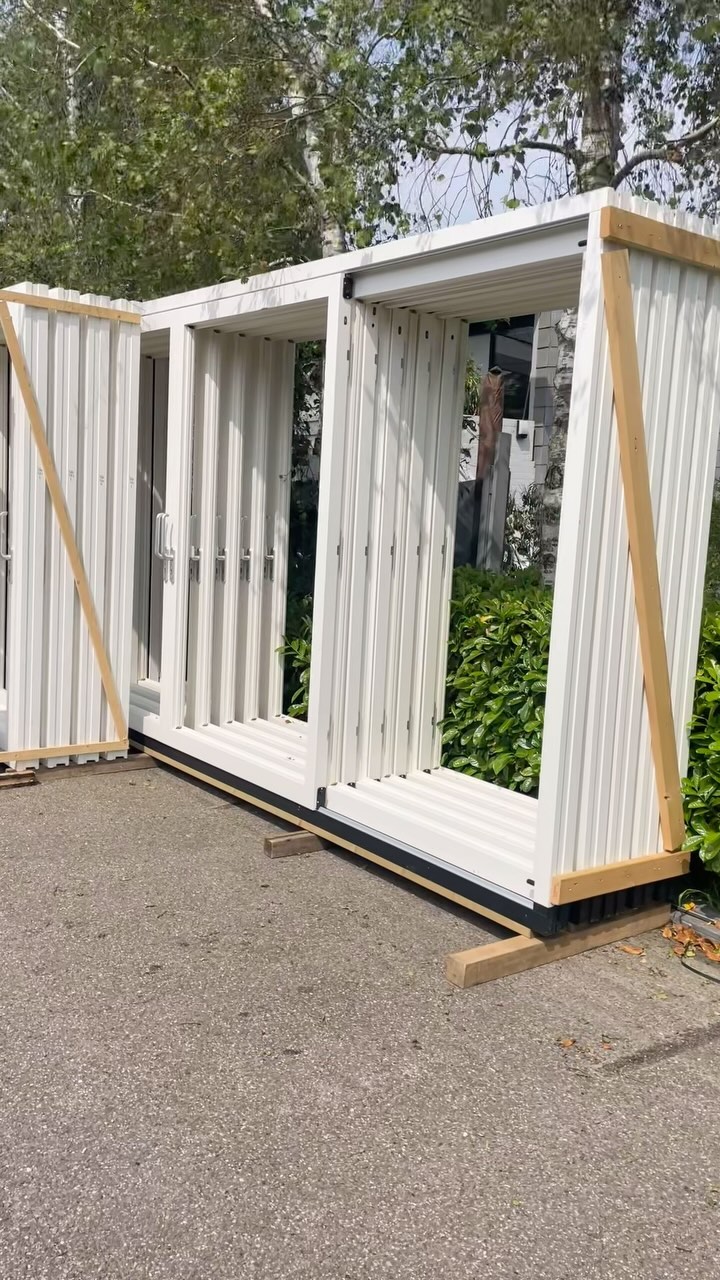 Grote voorraad kozijnen!
Onze grote voorraad bestaat dubbele deuren, schuifpuien en andere kozijnen. Deze kozijnen staan op voorraad en kunnen per direct afgehaald worden.
Kijk op onze website of stuur ons een berichtje voor de mogelijkheden.
#verbouwendoejezo #bouw #kozijnen #schuifpui #klushuis #wonen #verbouwen #wooninspiratie