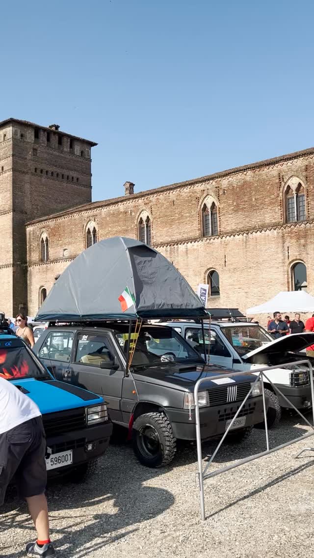 Abbiamo visto Panda di ogni età, stile e colore. E abbiamo raccontato la nostra visione: un’icona che guarda avanti, senza dimenticare da dove viene. @pandaapandino 2025, ci hai dato nuova energia. 🖤⚡
Scopri di più | link in bio
#retrofit #retrofitsystem #panda #fiatpanda #NE #NovaEnergia #PandaaPandino #Pandino #pandino2025