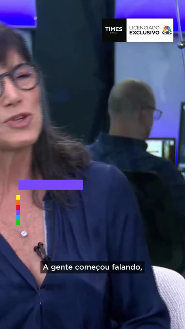 Você tem muitos interesses e habilidades? O mercado de trabalho está cada vez mais interessado em profissionais como você, que conectam ideias, transitam entre áreas e aprendem com agilidade.
No vídeo, chamam de polímata.
No curso que criei com a @eupaulaabreu usamos o termo multipotencial.
E no livro Tudo Faz Sentido, escrevi um capítulo inteiro sobre os muitos nomes que podemos dar a essa habilidade tão essencial para o presente (e o futuro).
Se você é uma pessoa com muitos interesses, saiba: isso não é falta de foco. É o seu grande diferencial.