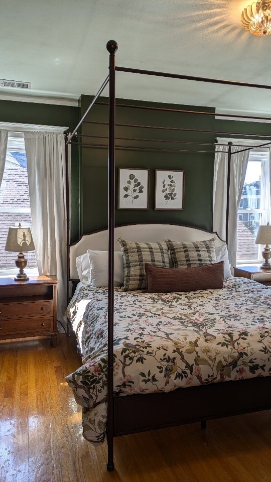 I love the amount of sunshine this home lets inside. 🌞
This gorgeous 2500 sq ft historic home in downtown Saint Charles, just a short walk from Main Street, will soon be available for Airbnb rental. Boasting space for 10 guests and suitable for dogs 🐕 and children as well? What could be better? Stay tuned for this to go live! Happening really soon! 💚
@stcmain
@discoverstcharlesmo