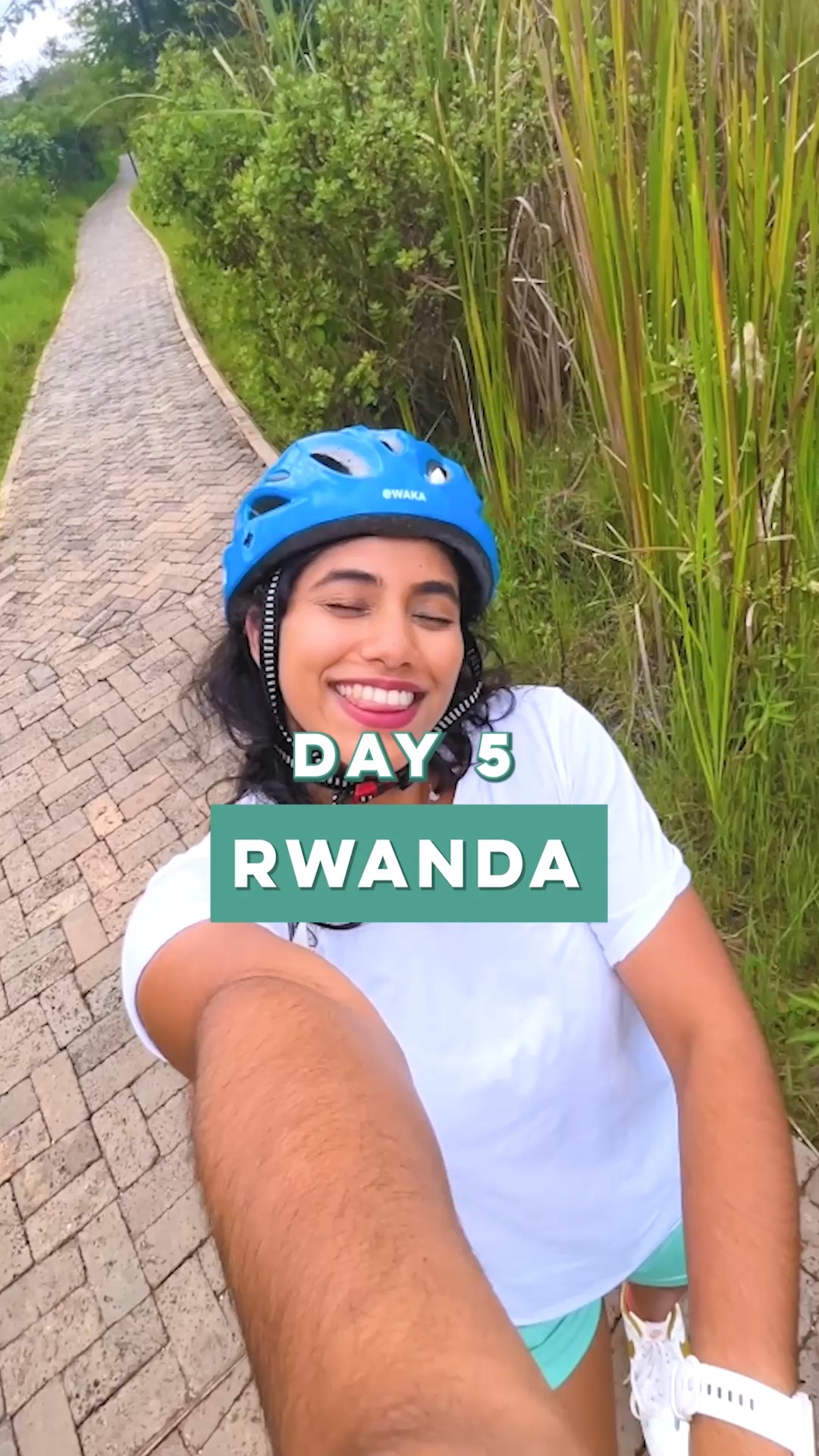 Started the day in the chaos of Kimironko Market (10/10 sensory overload), but also the coolest experience. Also, almost ate 💩 while zipping through Eco Park. I made up for it by having the best jollof rice at a Nigerian restaurant in town.
@obis.house was touring in Rwanda, so we had to go see them. It was actually the perfect way to spend a birthday night out. I'm convinced I should spend every birthday in Africa. Thoughts?