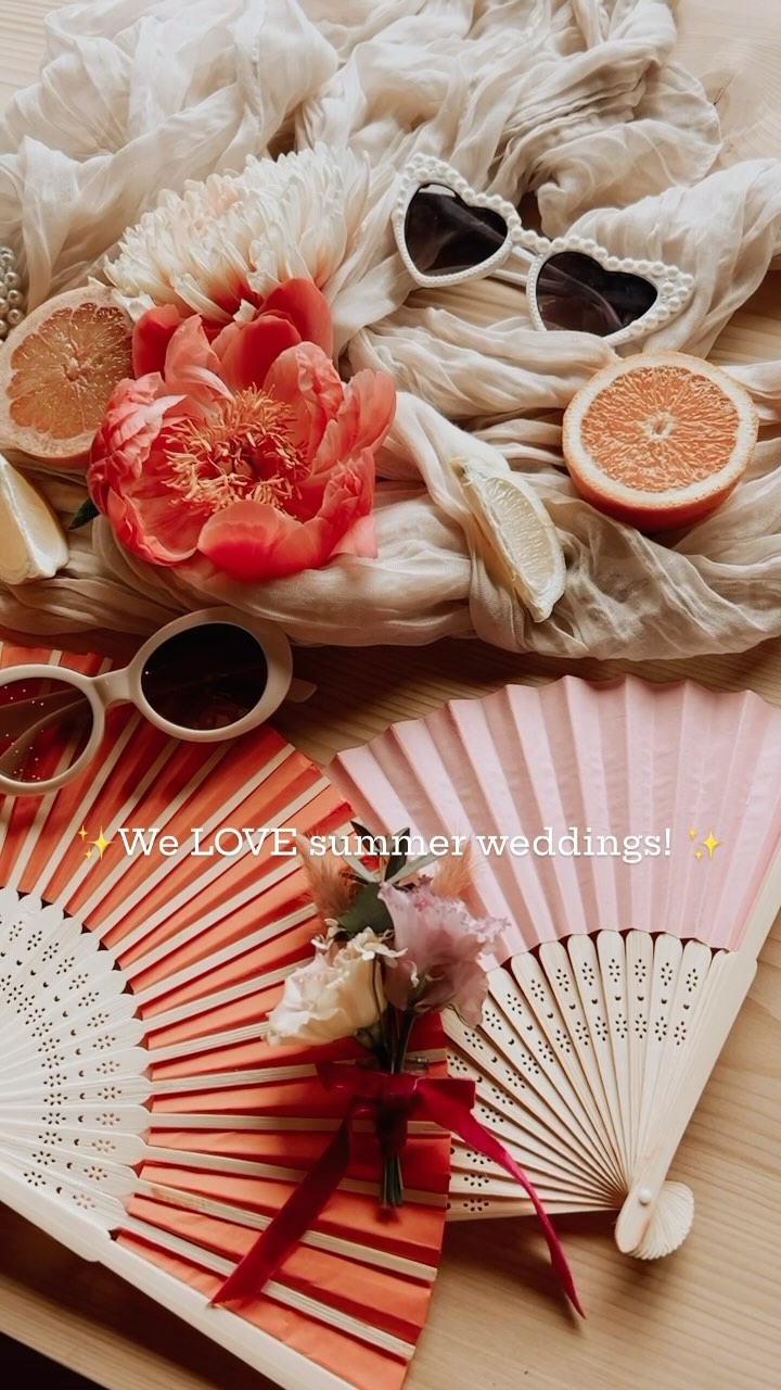 SUMMER Weddings ✨💕🫶 bunt, wild & schön, so wie das Leben.
DANKE, dass wir diese besonderen Events für euch kreieren dürfen. 😊
#weddings #summerwedding #heirateninösterreich #dekoverleih #dekoverleihösterreich #weddinginspiration #weddingdecoration #eventdesign