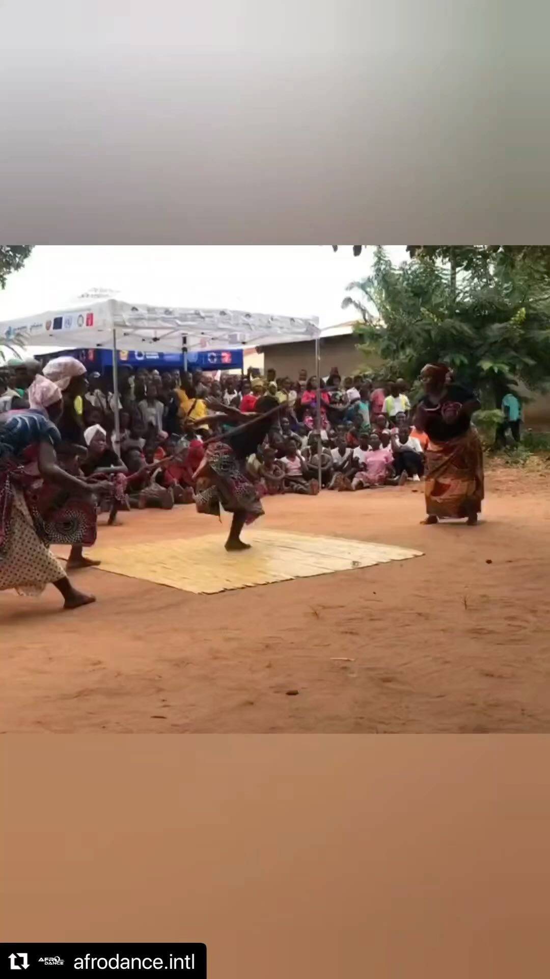 Culture. #Repost @afrodance.intl with @use.repost
・・・
Hello from Mozambique🇲🇿. Bringing the community together with each jump‼️ Their skill, strength and unwavering joy is truly a sight to behold.✊🏿 #afrodanceintl
__
🎥: teresataimomz/TK
__
#Mozambique #Mozambique🇲🇿 #Eastafrica