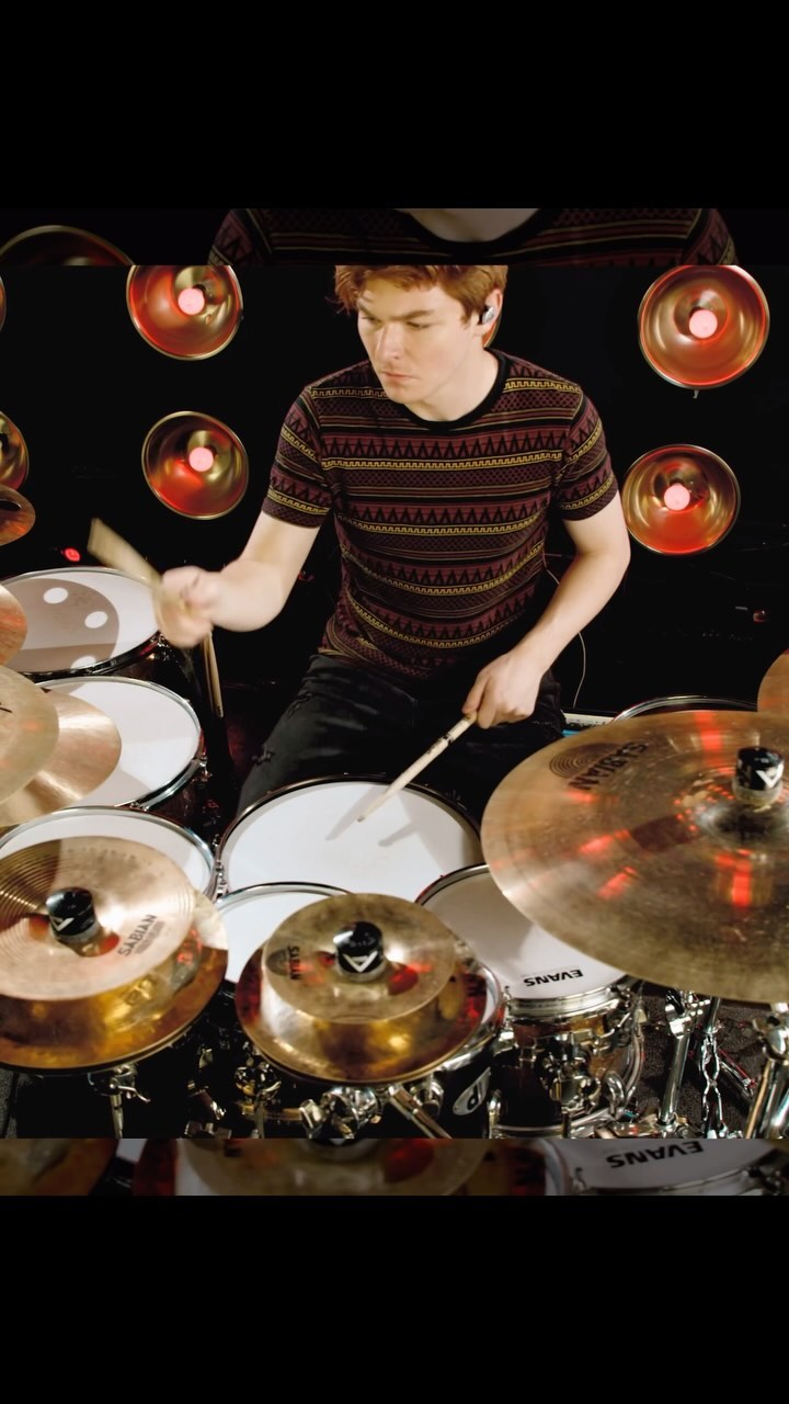 This is your reminder to listen to the new album 💽 @felixmartinmusic @joantorresmusic
•
•
@sabiancymbals @mapexdrums @evansdrumheads @promarksticks @offsetpedal @humesandberg @kellyshuguy #sabian #sabiancymbals #mapexdrums #evansdrumheads #promark #humesandberg #offsetpedals #felixmartin #drumming #drums #drummer #drumlife #music #drummers #drumset #musician #guitarist #guitarplayer #drummerlife #groove #metal #metalmusic #progrock #fusion #progmetal #drumkit #baterista #drumsolo